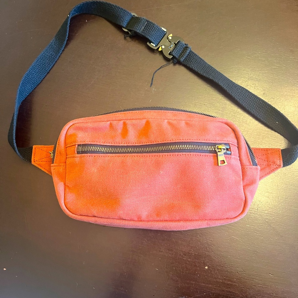North End Bag Co Deegan hip bag in Rust/Orange